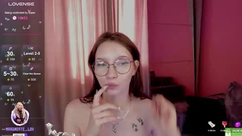 Snapshot of mari_nett chatting on March 10, 9:34 am mari_nett online show from March 10, 9:34 am