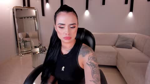 MARIA HERRERA  online show from February 2, 6:47 am