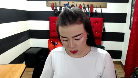 Snapshot of marian_ran_ chatting on February 6, 2:55 am Marian online show from February 6, 2:55 am