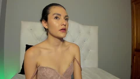 Snapshot of marian_skinny chatting on December 5, 6:17 pm Marian online show from December 5, 6:17 pm