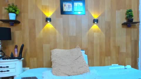 Snapshot of mariana_aangel chatting on February 28, 11:01 pm Mariana Angel online show from February 28, 11:01 pm