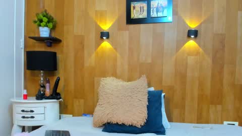 Snapshot of mariana_aangel chatting on February 21, 10:37 pm Mariana Angel online show from February 21, 10:37 pm