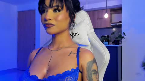 M A R I A N E online show from January 10, 5:37 am