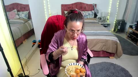 marie online show from February 11, 6:22 pm