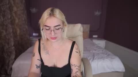 Snapshot of mariellavv chatting on September 12, 7:43 am Mariella online show from September 12, 7:43 am