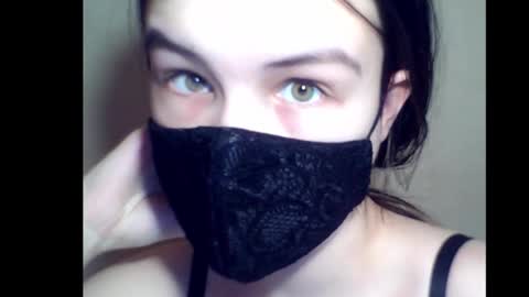 Dita online show from February 25, 2:04 pm