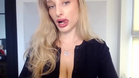 MarilynDevilish online show from January 29, 11:30 am