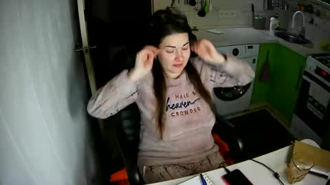 MarinettaQhot online show from February 26, 9:42 pm