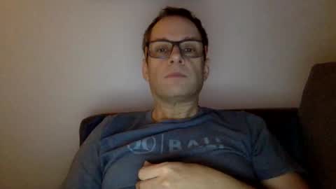 Snapshot of mark32571 chatting on December 4, 7:11 am Little Mark online show from December 4, 7:11 am