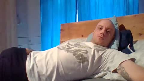 Snapshot of markus_7 chatting on February 17, 11:44 am markus_7 online show from February 17, 11:44 am