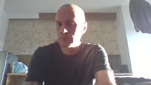 Snapshot of markus_7 chatting on December 18, 8:20 am markus_7 online show from December 18, 8:20 am