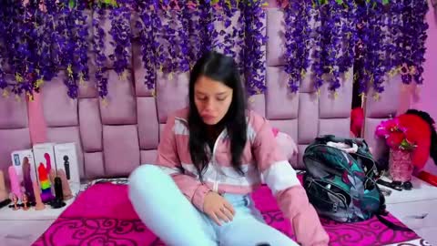 Snapshot of marlyanal chatting on February 18, 1:33 pm Marly Anal online show from February 18, 1:33 pm