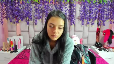 Snapshot of marlyanal chatting on February 12, 1:59 pm Marly Anal online show from February 12, 1:59 pm