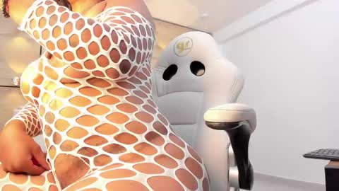 Snapshot of martina_touss chatting on March 5, 3:18 pm martina touss online show from March 5, 3:18 pm