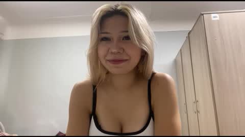 Snapshot of marvatalboti chatting on September 21, 2:37 am Sophie online show from September 21, 2:37 am