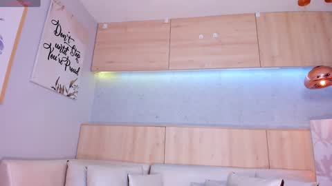 Snapshot of maryevans_ chatting on January 15, 12:47 pm online show from January 15, 12:47 pm