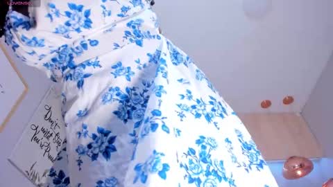 Snapshot of maryevans_ chatting on February 17, 4:17 pm online show from February 17, 4:17 pm