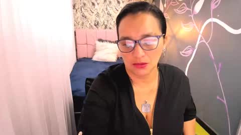 Marylin online show from March 3, 7:49 pm