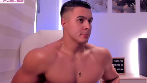 Snapshot of mason_bennet chatting on February 27, 6:46 am Mason Bennet online show from February 27, 6:46 am