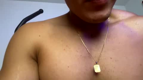Snapshot of mason_bennet chatting on February 19, 8:31 pm Mason Bennet online show from February 19, 8:31 pm