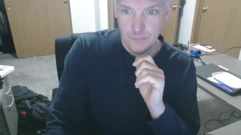 Snapshot of master_thorn chatting on January 31, 4:25 am Master Thorn online show from January 31, 4:25 am