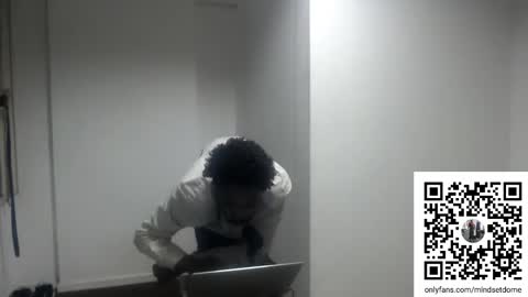 Snapshot of masterdomfuck chatting on September 15, 2:24 am Masterdomfuck online show from September 15, 2:24 am