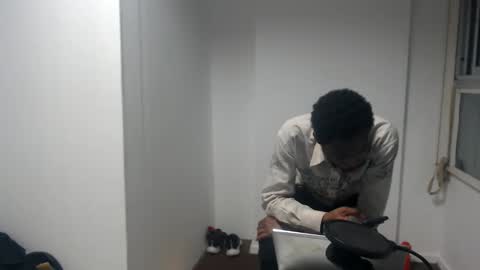 Snapshot of masterdomfuck chatting on January 28, 1:18 am Masterdomfuck online show from January 28, 1:18 am