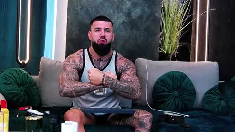 Snapshot of masterkingofmuscle chatting on February 5, 7:07 am masterkingofmuscle online show from February 5, 7:07 am