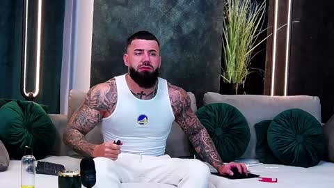 Snapshot of masterkingofmuscle chatting on January 22, 6:31 am masterkingofmuscle online show from January 22, 6:31 am