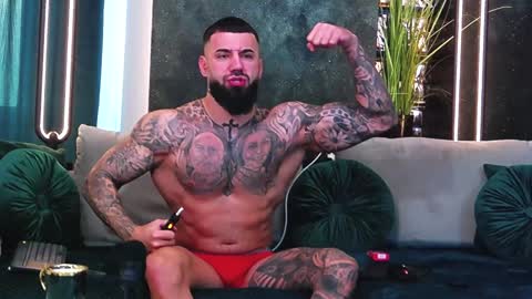 Snapshot of masterkingofmuscle chatting on January 14, 6:45 am masterkingofmuscle online show from January 14, 6:45 am