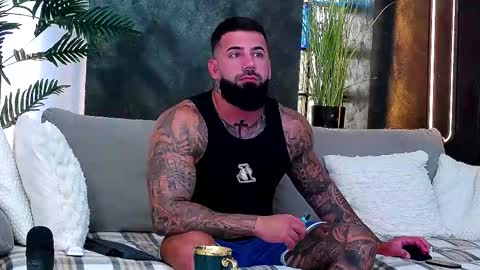 Snapshot of masterkingofmuscle chatting on September 15, 8:05 am masterkingofmuscle online show from September 15, 8:05 am