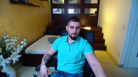 Snapshot of matiasdean chatting on February 26, 10:27 am MatiasDean online show from February 26, 10:27 am