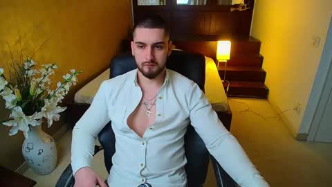 Snapshot of matiasdean chatting on March 9, 5:44 am MatiasDean online show from March 9, 5:44 am