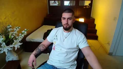 Snapshot of matiasdean chatting on March 3, 9:00 am MatiasDean online show from March 3, 9:00 am