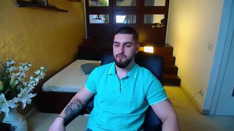 Snapshot of matiasdean chatting on February 26, 7:02 am MatiasDean online show from February 26, 7:02 am