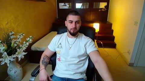 Snapshot of matiasdean chatting on March 3, 5:20 am MatiasDean online show from March 3, 5:20 am