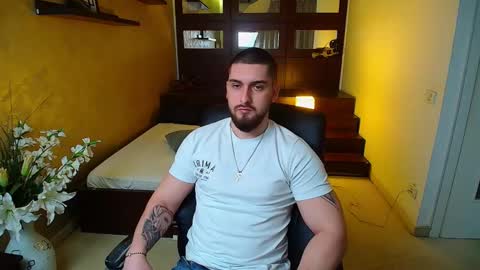 Snapshot of matiasdean chatting on February 25, 5:52 am MatiasDean online show from February 25, 5:52 am