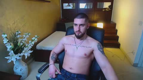 Snapshot of matiasdean chatting on March 5, 9:05 am MatiasDean online show from March 5, 9:05 am