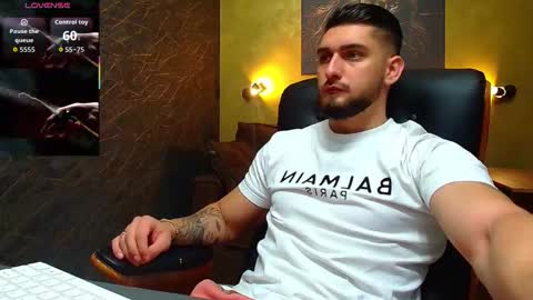 Snapshot of matiasdean chatting on September 10, 4:35 am MatiasDean online show from September 10, 4:35 am