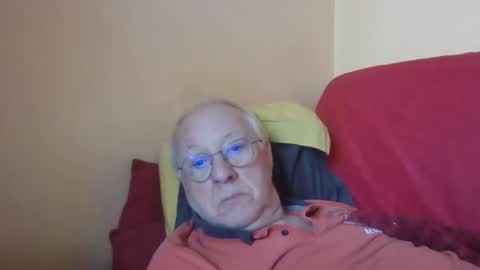 Snapshot of matricule4246 chatting on February 18, 9:10 am joyaam79 online show from February 18, 9:10 am
