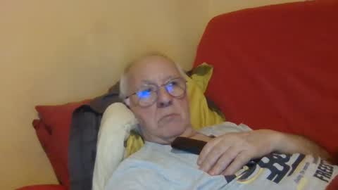 Snapshot of matricule4246 chatting on March 8, 7:31 pm joyaam79 online show from March 8, 7:31 pm
