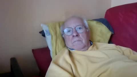 Snapshot of matricule4246 chatting on January 6, 10:35 am joyaam79 online show from January 6, 10:35 am