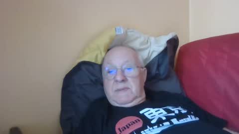 Snapshot of matricule4246 chatting on February 9, 9:37 am joyaam79 online show from February 9, 9:37 am