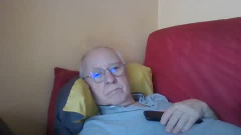 Snapshot of matricule4246 chatting on January 31, 9:27 am joyaam79 online show from January 31, 9:27 am