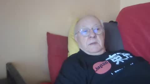Snapshot of matricule4246 chatting on February 25, 9:31 am joyaam79 online show from February 25, 9:31 am