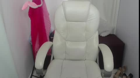 Snapshot of mature_2025 chatting on March 5, 8:53 pm mature_2025 online show from March 5, 8:53 pm