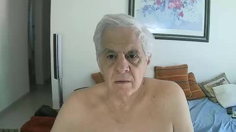 Snapshot of max_2017 chatting on December 4, 1:25 pm max_2017 online show from December 4, 1:25 pm
