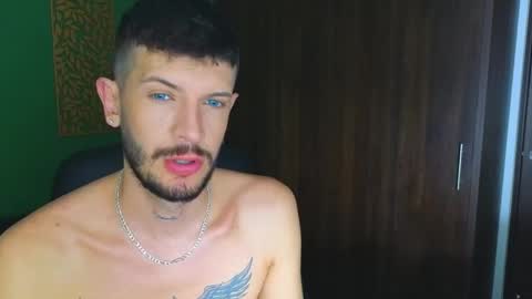 Snapshot of max_tayloor chatting on February 1, 9:08 pm Max Taylor online show from February 1, 9:08 pm