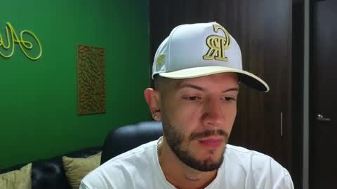 Snapshot of max_tayloor chatting on December 27, 3:09 am Max Taylor online show from December 27, 3:09 am