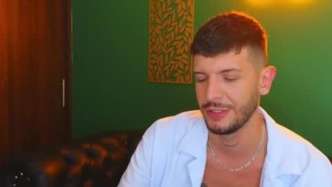 Snapshot of max_tayloor chatting on February 20, 11:32 pm Max Taylor online show from February 20, 11:32 pm